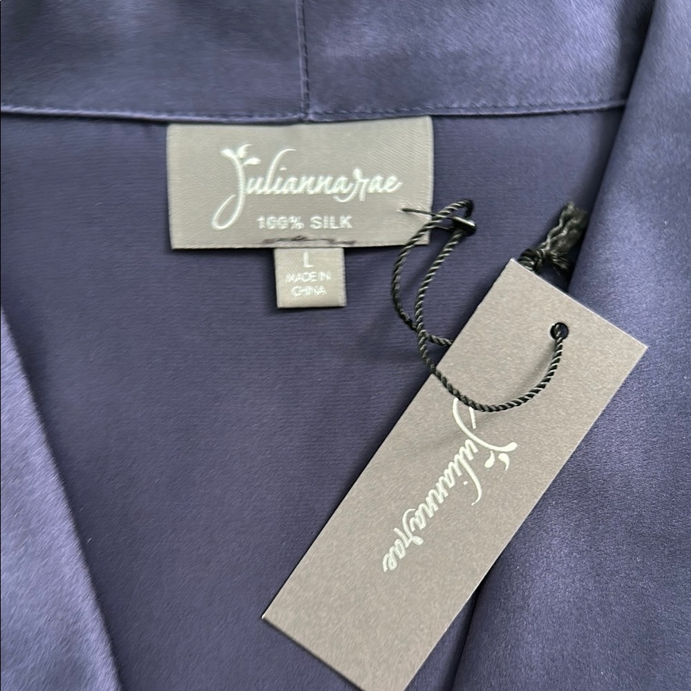 Luxurious Navy Blue 100% Silk Pajama Set with beautiful detailing - Picture 2 of 9